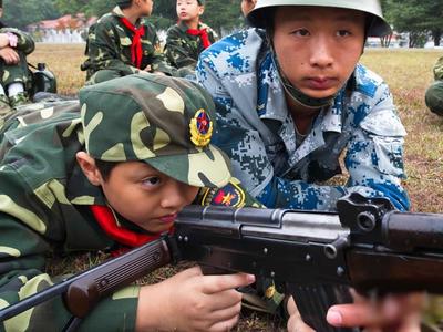 “軍旅小兵”北京軍事夏令營(yíng)